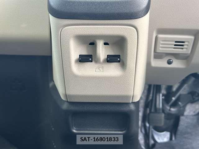 Honda N-VAN e: 2025-02 8209380-16