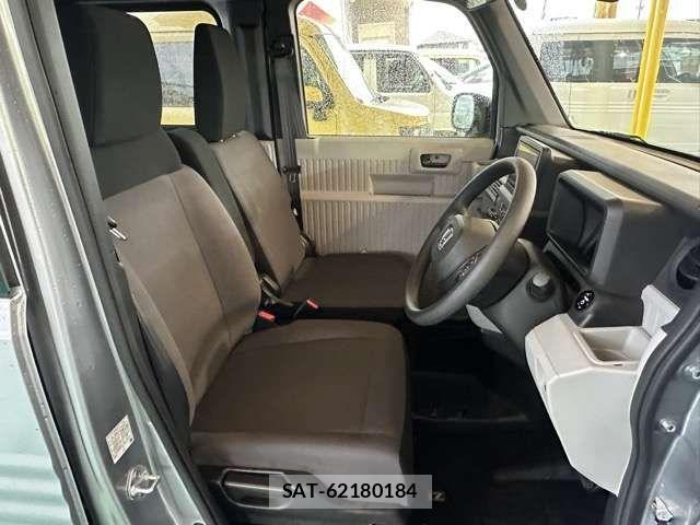 Honda N-VAN e: 2025-01 8209381-15