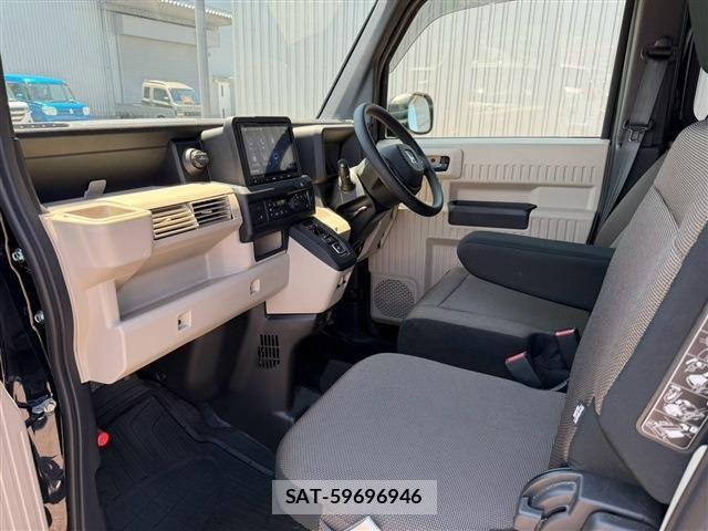 Honda N-VAN e: 2024-12 8231189-12