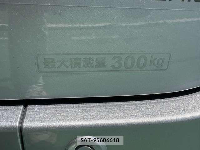 Honda N-VAN e: 2025-02 8563080-9
