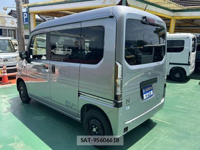 Honda N-VAN e: 2025-02 8563080-3