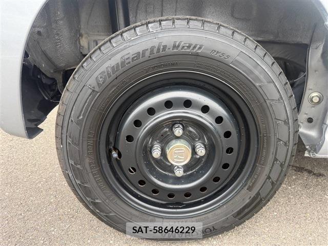 Honda N-VAN e: 2024-10 8628237-10