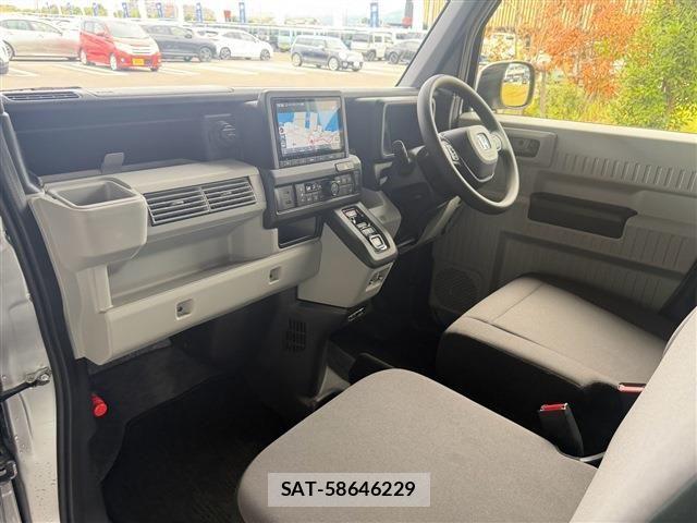 Honda N-VAN e: 2024-10 8628237-12