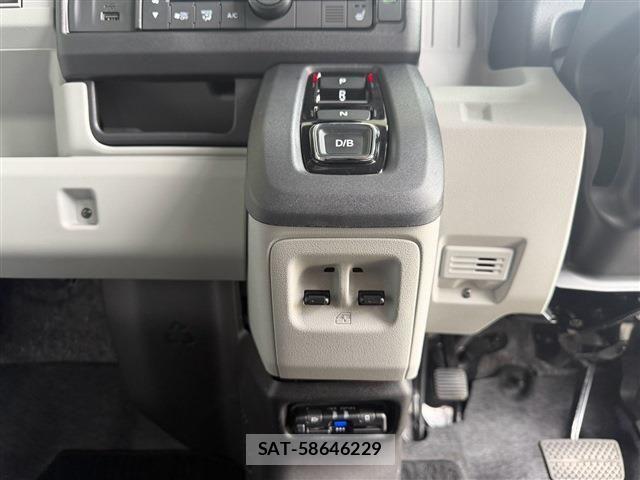 Honda N-VAN e: 2024-10 8628237-27