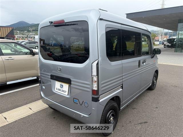 Honda N-VAN e: 2024-10 8628237-6