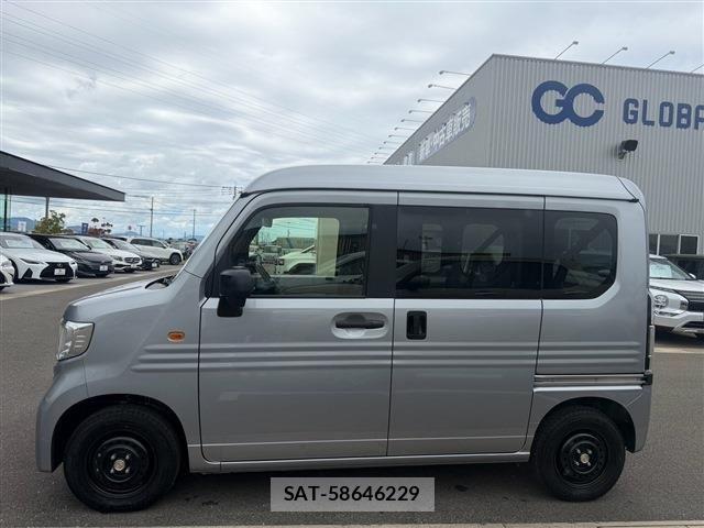 Honda N-VAN e: 2024-10 8628237-8