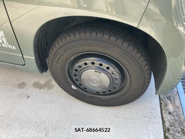 Honda N-VAN e: 2024-11 8628238-8