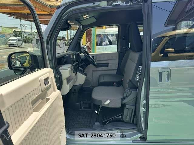 Honda N-VAN e: 2025-02 8666699-4