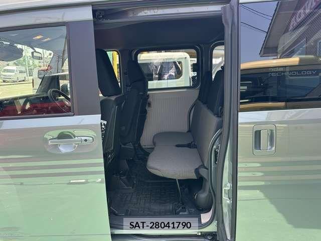 Honda N-VAN e: 2025-02 8666699-6