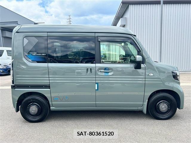 Honda N-VAN e: 2025-01 8666701-9