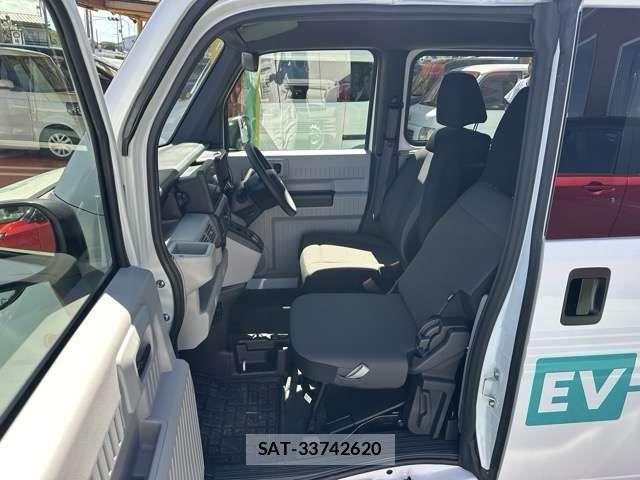 Honda N-VAN e: 2024-12 8797031-4