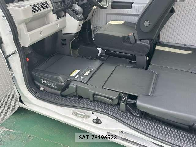 Honda N-VAN e: 2025-02 8797029-12