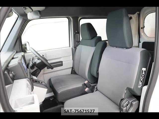 Honda N-VAN e: 2024-12 8881400-17