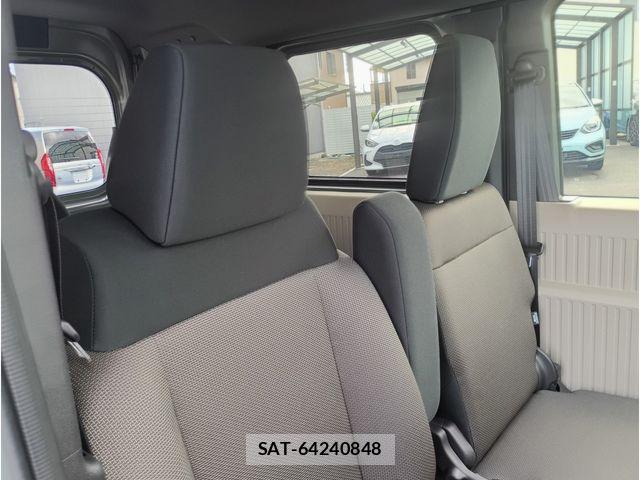 Honda N-VAN e: 2024-10 8881394-11
