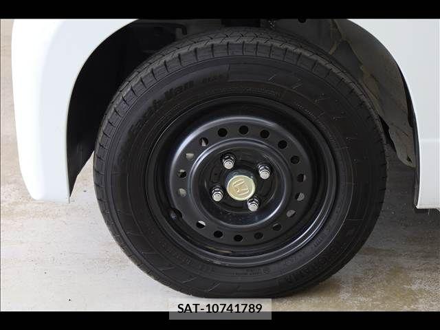 Honda N-VAN 2024-10 7021170-13