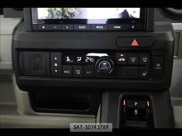 Honda N-VAN 2024-10 7021170-15