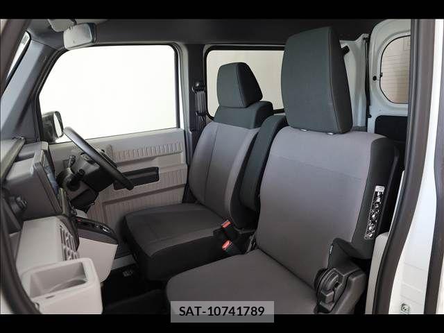 Honda N-VAN 2024-10 7021170-17
