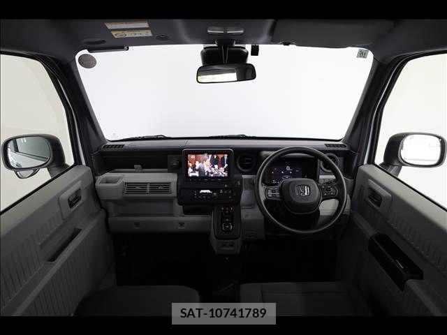 Honda N-VAN 2024-10 7021170-2