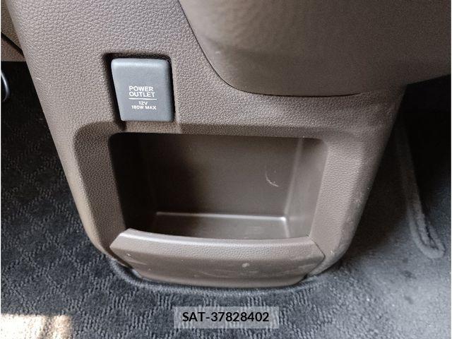 Honda N-WGN 2023-06 8209389-17