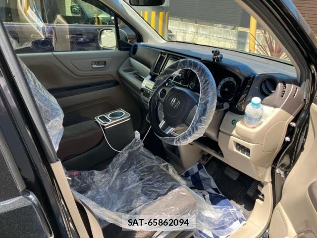 Honda N-WGN 2018-04 8830962-12