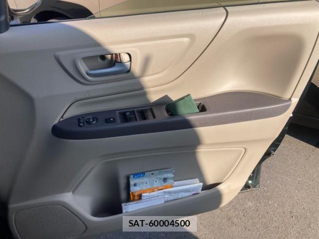Honda N-WGN 2016-10 8881421-22