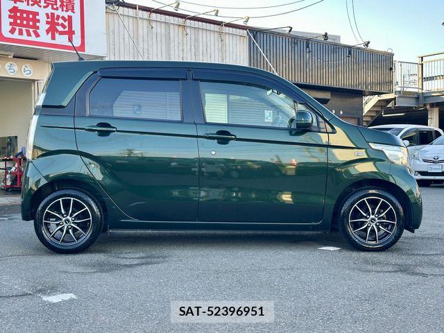 Honda N-WGN 2018-08 8884126-5