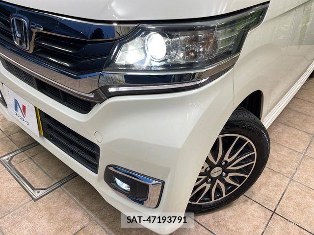 Honda N-WGN 2017-08 8884122-11