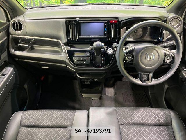 Honda N-WGN 2017-08 8884122-1