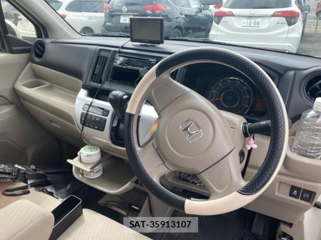 Honda N-WGN 2015-09 8660872-11