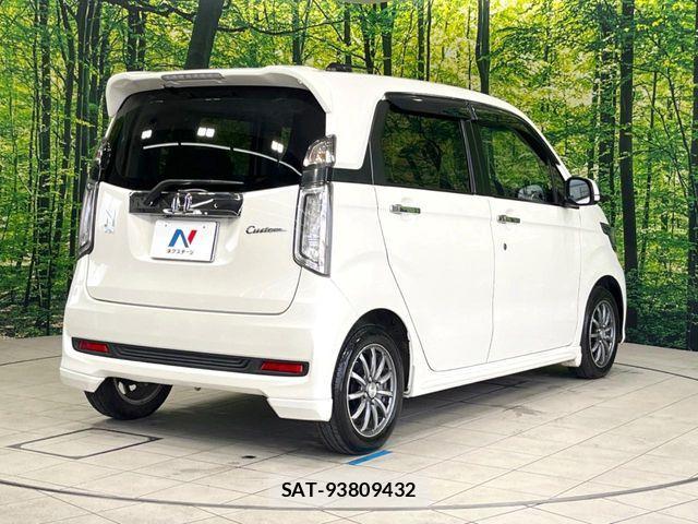 Honda N-WGN 2014-03 8209411-16