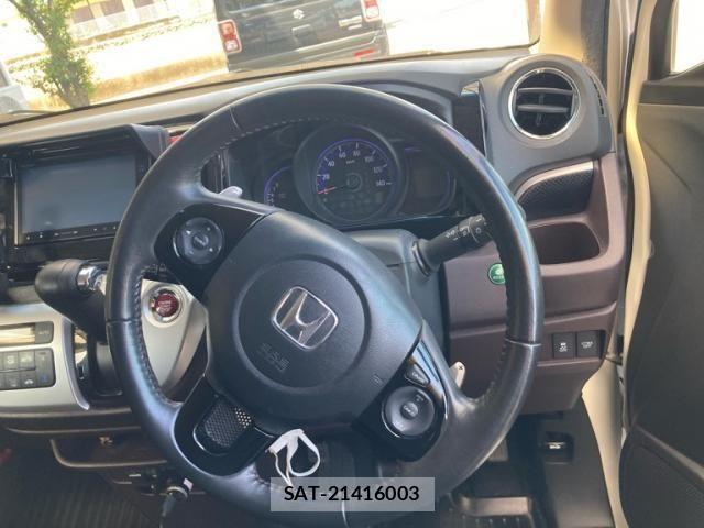 Honda N-WGN 2014-12 8231214-17