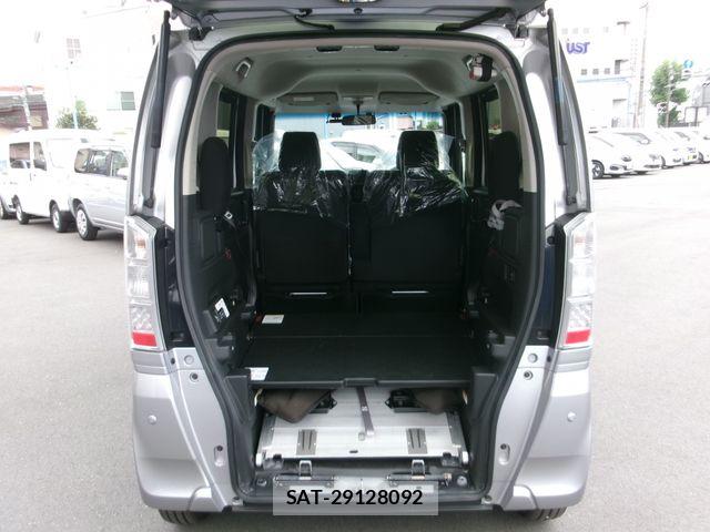 Honda N BOX 2017-07 8666646-16