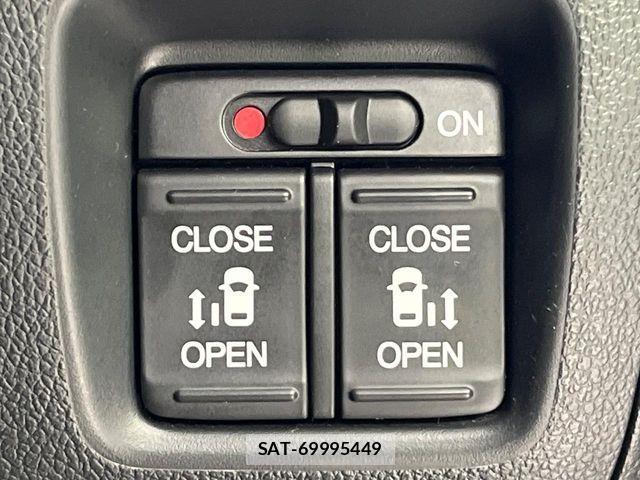 Honda N BOX 2015-08 8438589-5