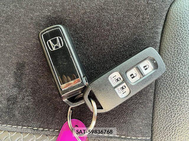 Honda N BOX 2023-05 3380563-25