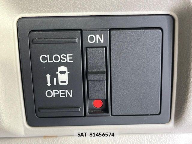 Honda N BOX 2024-09 4371972-3