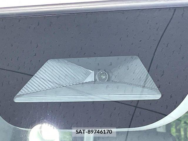 Honda N BOX 2023-12 6013834-4