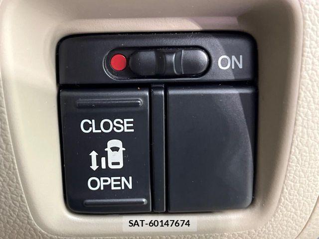Honda N BOX 2012-12 6272388-2