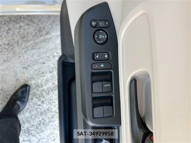 Honda N BOX 2025-12 6642035-15