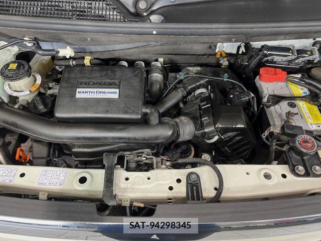 Honda N BOX 2018-04 6672763-16