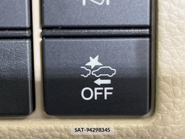Honda N BOX 2018-04 6672763-4