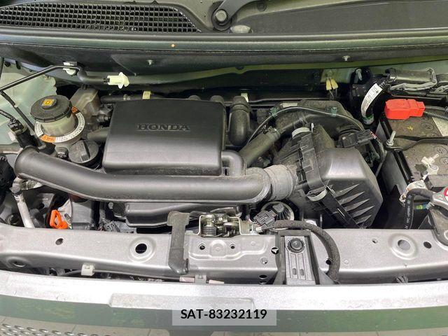 Honda N BOX 2025-04 6677060-17