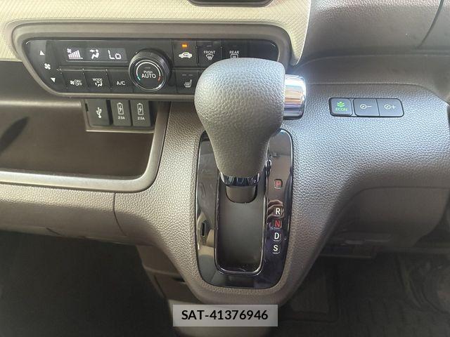 Honda N BOX 2021-04 6677081-17