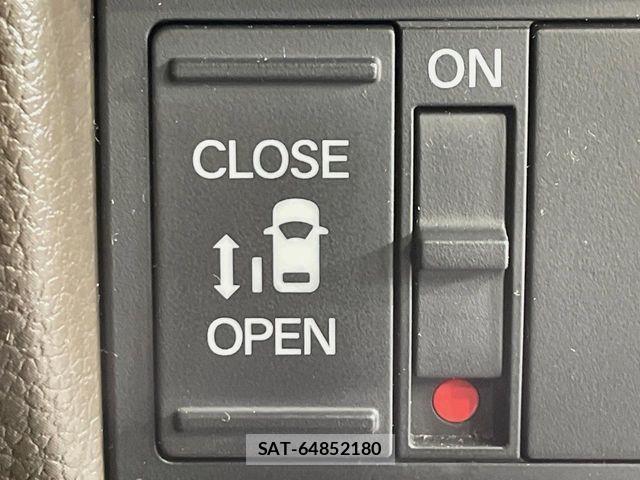 Honda N BOX 2023-04 6677064-2