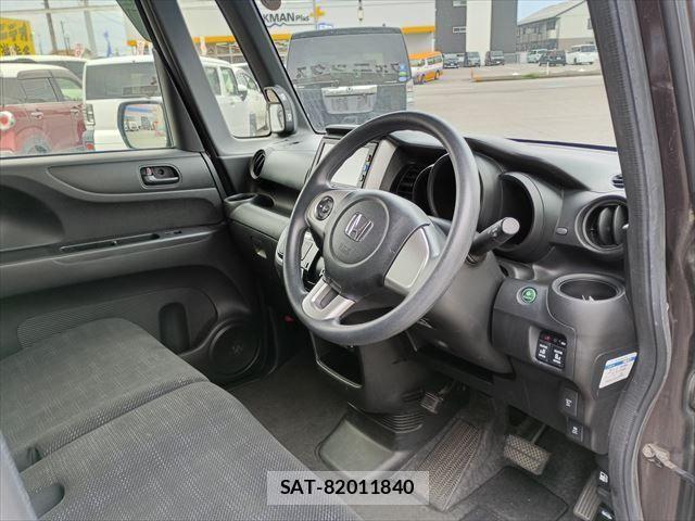 Honda N BOX 2017-03 6683912-17
