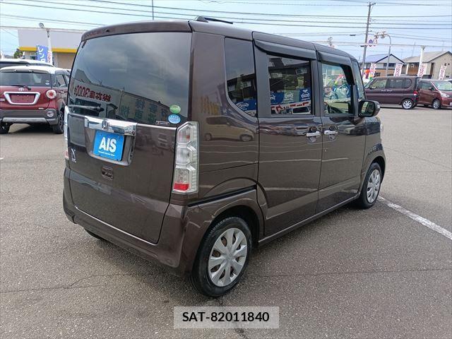 Honda N BOX 2017-03 6683912-2