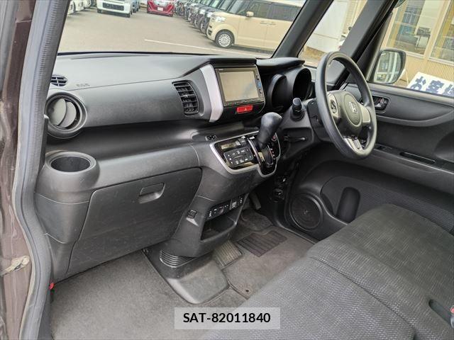 Honda N BOX 2017-03 6683912-7