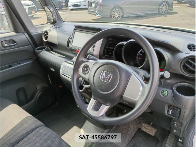 Honda N BOX 2017-02 6682777-14