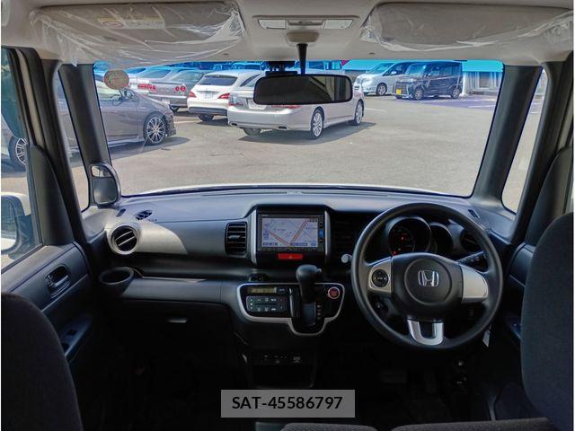 Honda N BOX 2017-02 6682777-16