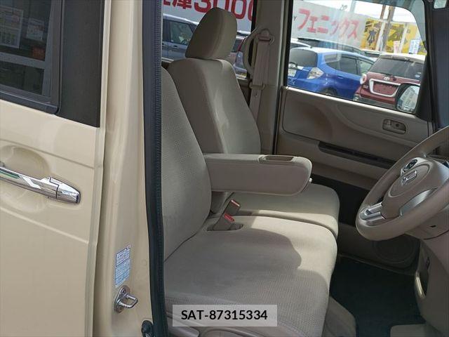 Honda N BOX 2015-06 6683916-17