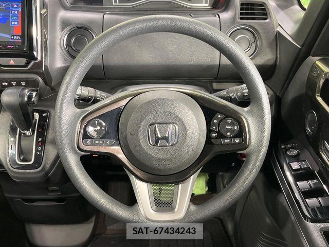 Honda N BOX 2018-04 6716776-10